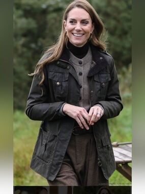 Barbour Women's Beadnell Waxed Jacket. Size 12US